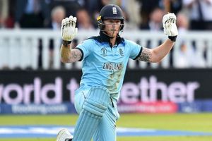 టెన్షన్ తగ్గడానికి వరల్డ్‌కప్ ఫైనల్లో సిగరేట్ తాగిన బెన్ స్టోక్స్!