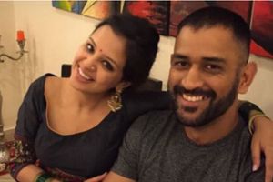 ధోనీతో బంధానికి అప్పుడే పదేళ్లా.. నమ్మలేకపోతున్నా: సాక్షి