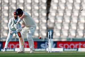 ఇంగ్లండ్ మళ్లీ తడబ్యాటు.. విజయంపై విండీస్ గురి!