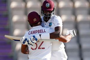 విండీస్‌ ఆటగాళ్లకు బంపరాఫర్.. ఇంగ్లండ్‌పై టెస్టు సిరీస్‌ గెలిస్తే!!