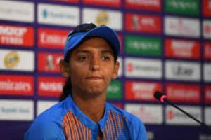 మిథాలీ రాజ్ వేటు వెనుక చాలా పెద్దోళ్లున్నారు: హర్మన్‌ప్రీత్ కౌర్