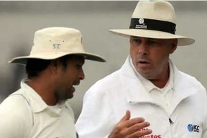 'ప్యాడ్లు కట్టుకొని సిద్ధంగా ఉండి.. మూడు నిమిషాలు దాటినా సచిన్ మైదానంలోకి రాలేదు'