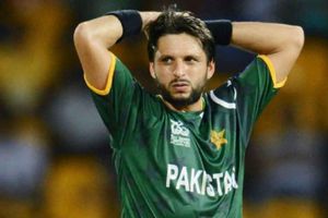 సరిగ్గా బ్యాటింగ్, బౌలింగ్ చేయలేని అఫ్రిదిని ఎంపిక చేసి ఘోర తప్పిదం చేశారు: అమీర్ సోహైల్