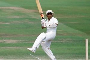 సునీల్ గవాస్కర్ చెత్త బ్యాట్స్‌మెన్.. కిరణ్ మోరే సంచలన వ్యాఖ్యలు!!