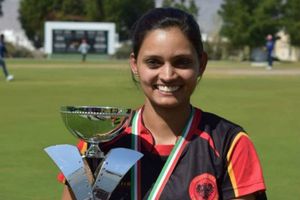 క్రికెట్ చరిత్రలోనే అరుదైన ఘనత.. 4 బంతుల్లో 4 వికెట్లు.!