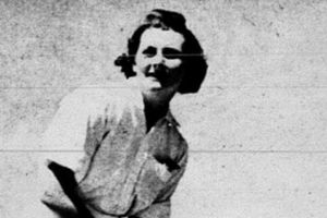 మాజీ వికెట్ కీపర్ లోర్నా బీల్ మృతి!!