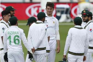 'సూచనలు ఇవ్వకుండా కోచ్‌లు ఏం చేస్తున్నారు.. సరదాగా ఇంగ్లండ్‌ చూడడానికి వెళ్లారా?'