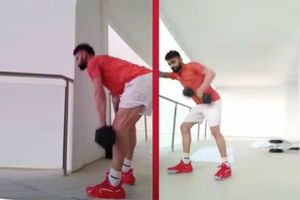 IPL 2020: బాల్కనీలో పనికానిచ్చేస్తున్న విరాట్ కోహ్లీ (వీడియో)