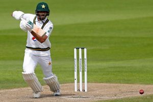 England vs Pakistan: షాన్ మసూద్ హాఫ్ సెంచరీ.. బాబర్ ఆజామ్ ఔట్.. కష్టాల్లో పాక్!