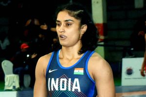 వినేశ్ పొగట్‌కి కరోనా.. అవార్డుల కార్యక్రమానికి దూరం!!