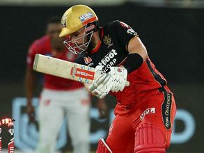 RCB vs MI: ఆరోన్ ఫించ్ హాఫ్ సెంచరీ.. ఆర్‌సీబీకి అదిరే ఆరంభం.. అంతలోనే ఔట్