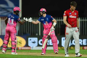 RR vs KXIP: ఏంది సామీ ఆ ఫీల్డింగ్.. పిచ్చెక్కించిన పూరన్.. ఐపీఎల్‌కే హైలైట్!!
