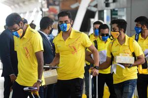 సీఎస్‌కే ఫ్యాన్స్‌కు గుడ్ న్యూస్.. తాజా కరోనా పరీక్షల్లో అందరికి నెగటీవ్!