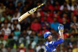 భౌతిక దూరం పాటించకుండా బ్యాటింగ్: 11వ బ్యాట్స్‌మెన్‌గా హార్ధిక్: ఒకే బౌలర్ రెండుసార్లు