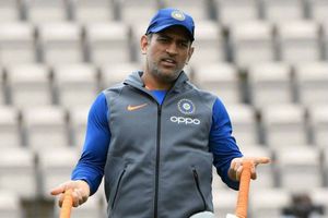 ధోనీ వారికి చెప్పి ఉంటే.. నా ఆమోదంతో పనిలేదు!!