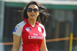 IPL 2020 కోసం యుఏఈ వెళ్లి.. భయపడుతున్న బాలీవుడ్ భామ!!