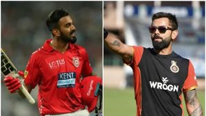 KXIP vs RCB: టాస్ గెలిచి ఫీల్డింగ్ ఎంచుకున్న కోహ్లీ.. గేల్‌కు మరోసారి నిరాశే!!
