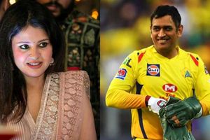 అబ్బా... కొంచెం ధోనీని చూపించరా.. సీఎస్‌కే మేనేజర్‌కు సాక్షి రిక్వెస్ట్!