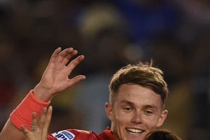 క్వారంటైన్‌ కలకలం.. గడువు పూర్తవ్వకముందే జట్టుతో కలిసిన సామ్ కరన్‌?!!