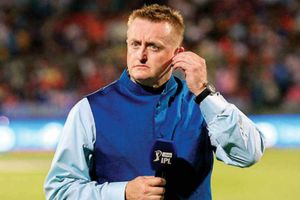 సురేష్ రైనా స్థానంలో అంబటి రాయుడు ఆడాలి.. అదే మంచి ఆప్షన్: స్కాట్ స్టైరిస్