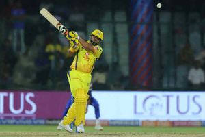 సురేశ్ రైనాను వాట్సాప్ గ్రూప్ నుంచి తొలగించిన సీఎస్‌కే!