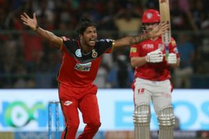 ఉమేశూ.. బంగారం ధరల కన్నా నీ పరుగులే ఎక్కువగా ఉన్నాయి కదయ్యా!!