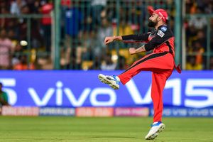 విరాట్ కోహ్లీ బ్యాడ్ టైమ్: అదే తప్పు ఇంకో రెండుసార్లు చేస్తే.. ఏకంగా బ్యాన్: ఇప్పటికే భారీ కోత