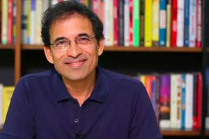 సీఎస్‌కే గెలవాలంటే మిడ్ సీజన్ ట్రాన్స్‌ఫర్‌తో ఆ బ్యాట్స్‌‌మన్‌ను తీసుకోవాలి: హర్షా భోగ్లే