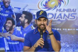 DC vs MI: ఢిల్లీ మ్యాచ్‌కు రోహిత్‌ శర్మ డౌటే.. కారణం ఇదే!!