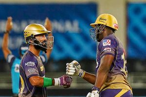 KXIP vs KKR: తొలిసారి మెరిసిన దినేశ్‌ కార్తీక్.. పంజాబ్‌ టార్గెట్ 165
