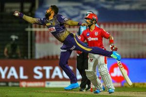 KKR vs KXIP: వరుసగా ఐదో విజయం.. అట్టడుగు నుంచి నాలుగో స్థానానికి పంజాబ్‌.. ప్లేఆఫ్స్‌ రేసు రసవత్తరం