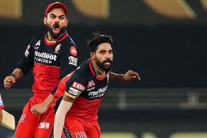 KKR vs RCB: అతనికి బౌన్సర్ వేయమని కోహ్లీ చెప్పాడు.. నేను వేయలేదు.. ఆ తర్వాత: సిరాజ్‌