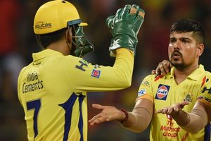 SRH vs CSK: ఇది కదా ధోనీ కెప్టెన్సీ మ్యాజిక్.. విజయ్‌ శంకర్‌ను ఎలా బుట్టలో వేశాడంటే?!!