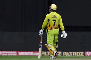 నీలానే గంగూలీ అనుకుంటే ఎక్కడ ఉండేవాడివి? ధోనీ స్పార్క్ కామెంట్స్‌పై దుమారం!