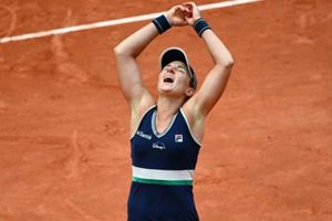 స్వితోలినాకు షాక్‌.. ఫ్రెంచ్‌ ఓపెన్‌లో చరిత్ర సృష్టించిన పొదరోస్కా!!