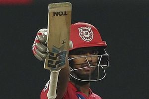 SRH vs KXIP: 6,4,6,6,6,0.. దంచికొట్టిన పూరన్.. అత్యంత వేగవంతమైన అర్ధశతకం నమోదు!!