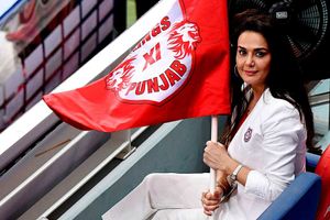 MI vs KXIP: పంజాబ్ అనూహ్య విజయం.. ఎగిరి గంతులేసిన ప్రీతి జింటా (వీడియో)