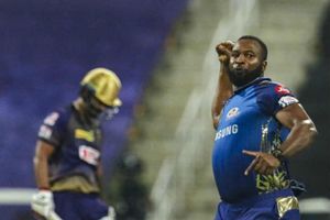 IPL 2020: రోహిత్, ధోనీ, కోహ్లీలకు షాక్.. కెప్టెన్‌గా పొలార్డ్‌!!