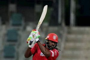 టీ20ల్లో క్రిస్ గేల్ అరుదైన ఘనత.. సెంచరీ చేజారినా క్రీడా స్పూర్తి చాటిన యూనివర్స్ బాస్!