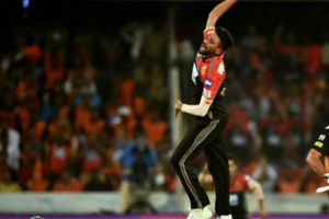 KKR vs RCB: ఒకేఒక్కడు.. ఐపీఎల్‌లో చరిత్ర సృష్టించిన మహ్మద్ సిరాజ్!!