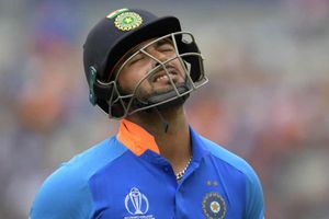 రిషభ్ పంత్ కొంప ముంచిన అధిక బరువు.. ఆస్ట్రేలియా టూర్ నుంచి ఔట్!