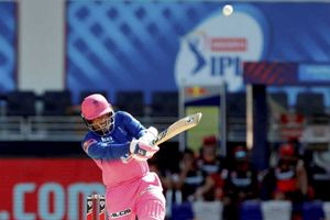 RR vs RCB: చేలరేగిన ఊతప్ప, స్మిత్.. ఆర్‌సీబీకి టఫ్ టార్గెట్!