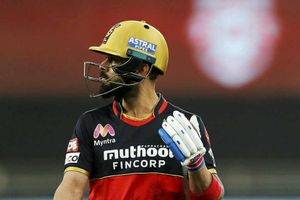 RCB vs DC: ఢిల్లీ క్యాపిటల్స్‌తో టాస్.. ప్రపంచ రికార్డు బ్రేక్ చేసిన కోహ్లీ!!