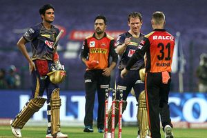 SRH vs KKR టాస్ గెలిచి ఫీల్డింగ్ ఎంచుకున్న సన్‌రైజర్స్.. రెండు మార్పులతో బరిలోకి!!