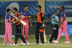 RR vs SRH: సన్‌రైజర్స్‌ చరిత్రలో ఇదే తొలిసారి.. పాండే, శంకర్ అరుదైన రికార్డు!!