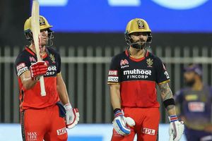 విరాట్ కోహ్లీ, ఏబీ డివిలియర్స్: ఒకే ఓవర్‌లో మళ్లీ..మళ్లీ అవుట్: ఇలా ఎన్నిసార్లో తెలుసా?