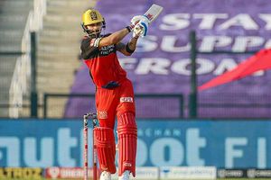 ఢిల్లీతో మ్యాచ్.. అరుదైన రికార్డు ముంగిట విరాట్ కోహ్లీ.. మరో 10 రన్స్ చేస్తే..