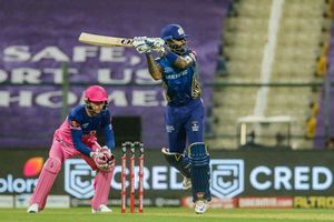 MI vs RR: రోహిత్, కిషన్‌ ఔట్.. సూర్యకుమార్‌ హాఫ్ సెంచరీ!!