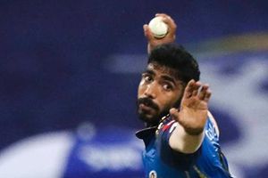 ఎప్పుడూ బ్యాట్స్‌మెనే అవార్డులు తీసుకుంటారు.. ఇప్పుడు బౌలర్‌కూ రావడం బాగుంది'