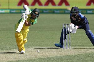 విజయానందంలో ఉన్న ఆసీస్‌కు గట్టి షాక్.. గాయంతో డేవిడ్ వార్నర్ ఔట్!